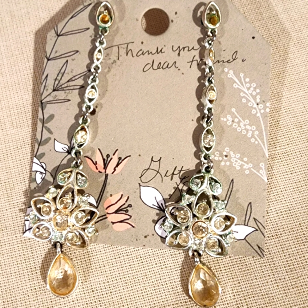 Vintage silver tear drop dangle earrings